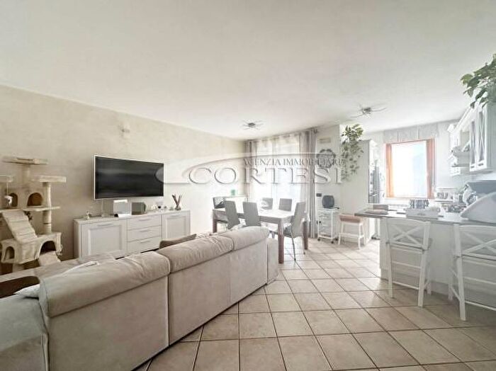 Appartamento trilocale in vendita in Via dei Pini b, Citta Di Castello