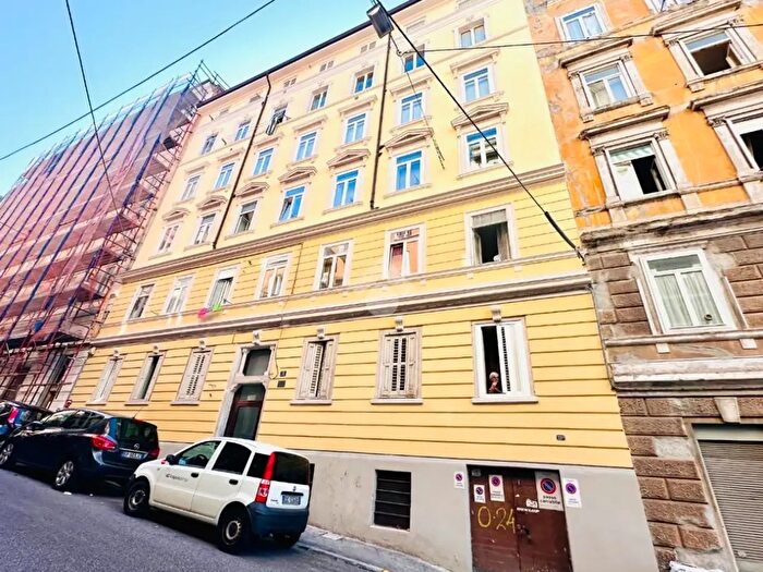 Appartamento bilocale in vendita in Via dell'Industria, Trieste