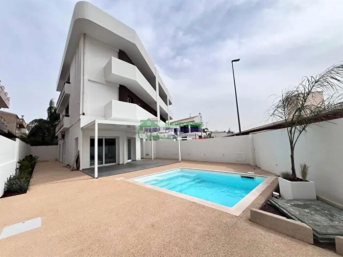 Casa con 5 locali in vendita in Federico De Roberto, Comiso