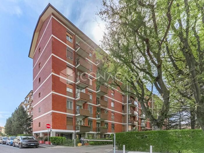 Appartamento trilocale in vendita in Via Cipriano Facchinetti, Milano