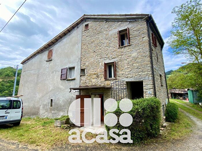 Casa quadrilocale in vendita in Sarsina