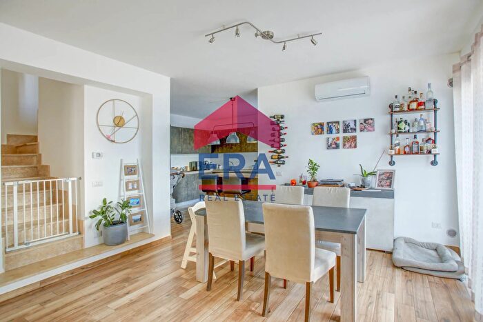 Casa quadrilocale in vendita in Viale Nuova California, Ardea