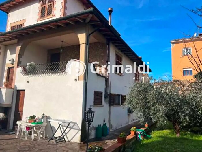 Casa con 11 locali in vendita in Via Francesco Domenico Guerrazzi, Volterra
