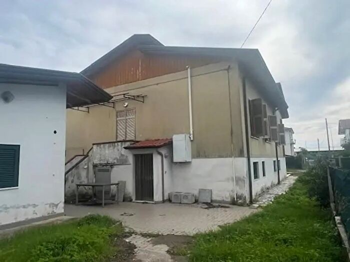 Casa con 9 locali in vendita in a del Casone, Massa