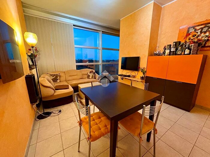 Appartamento bilocale in vendita in Viale Giulio Alberoni, Piacenza