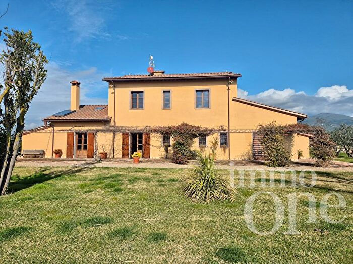 Casa con 9 locali in vendita in Via Roma, Cascina