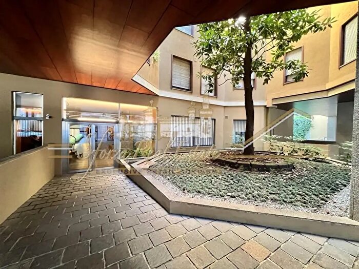 Appartamento trilocale in vendita in Via Mercalli, Milano