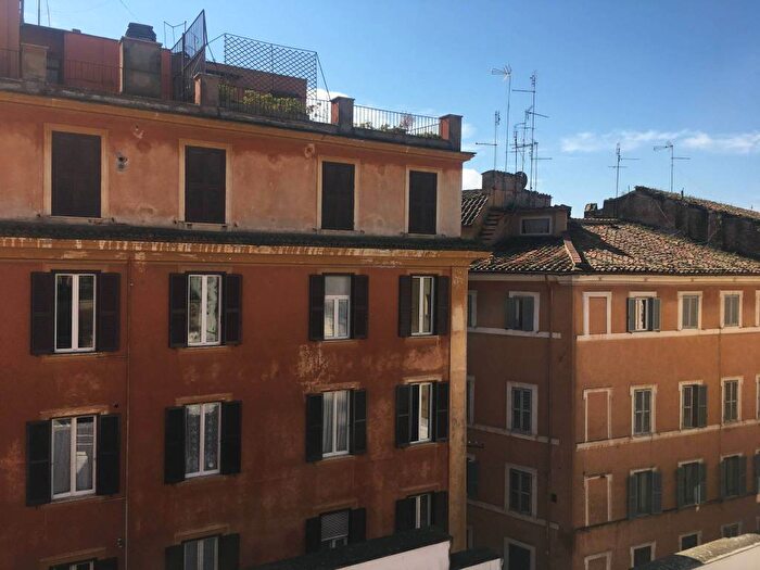 Appartamento quadrilocale in affitto in Via di Sant'Agata dei Goti, Monti, Roma