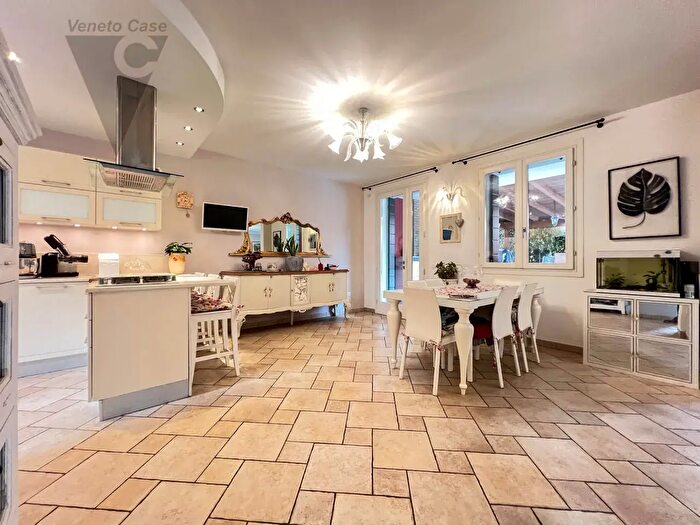 Casa quadrilocale in vendita in Via Giuseppe Brezil, Piove Di Sacco