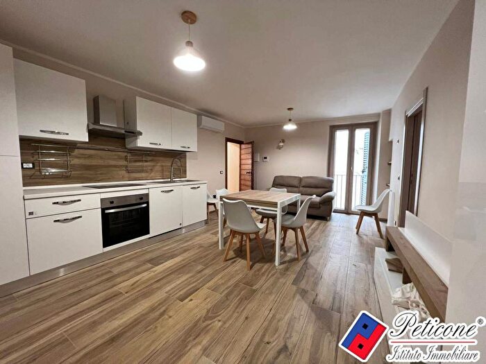 Appartamento trilocale in affitto in Via Pietro Giannone, Centro, Fondi