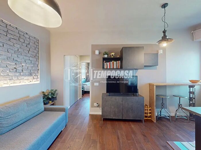 Appartamento trilocale in vendita in Via Ottavio Rinuccini, Milano