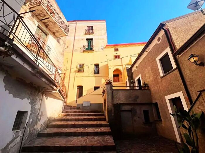 Appartamento trilocale in vendita in Via S Lucia, Belvedere Marittimo