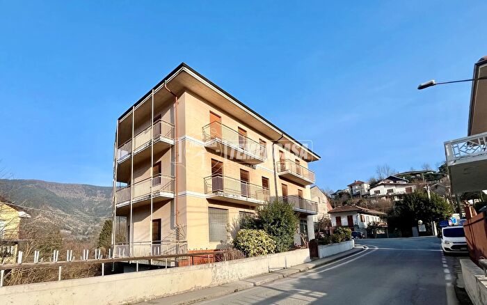 Appartamento trilocale in vendita in Via Roma, Rubiana