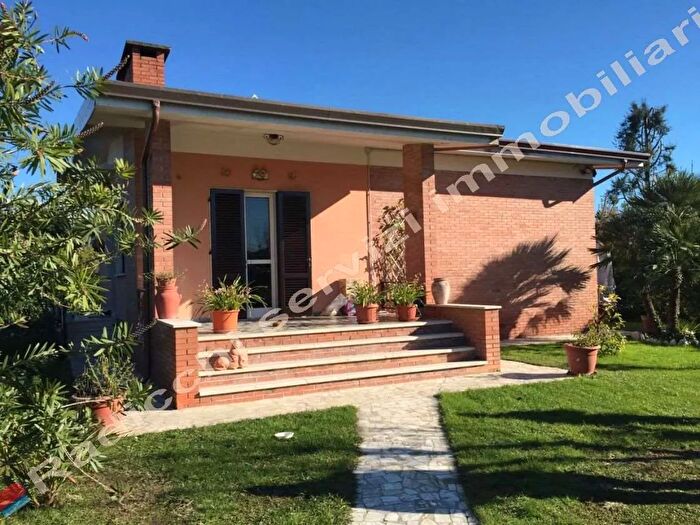 Casa trilocale in affitto in Via Ammiraglio Morin a, Forte Dei Marmi