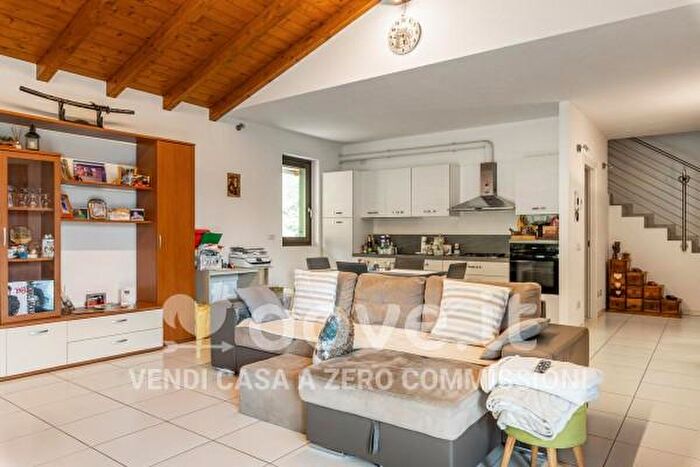 Case in Vendita e in Affitto - 3