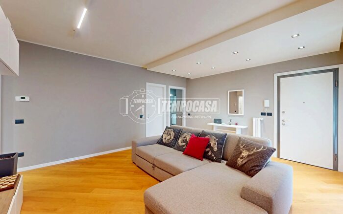 Appartamento quadrilocale in vendita in Via Giorgio La Pira, Besana In Brianza