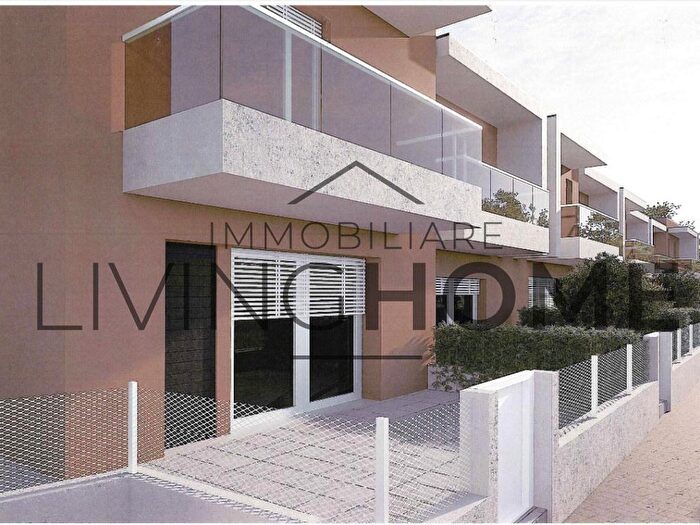 Casa quadrilocale in vendita in Via Emilia, Cesena