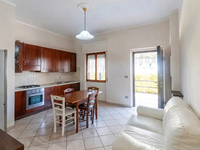 Appartamento con 6 locali in vendita in Via Laura, Capaccio Paestum
