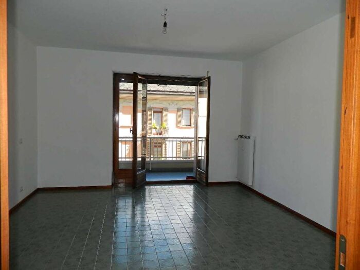 Appartamento trilocale in affitto in via Alessi, Centro, Sondrio