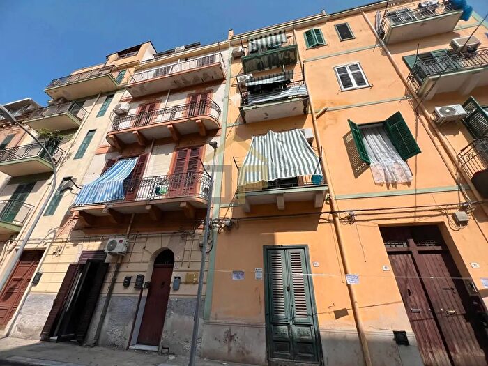 Appartamento quadrilocale in vendita in Via Arcivescovo Alfano, Palermo