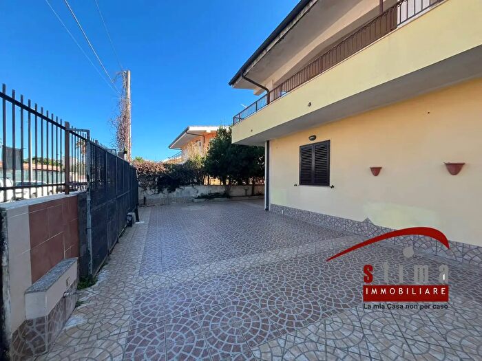 Casa con 6 locali in vendita in Traversa La Pizzuta, Siracusa