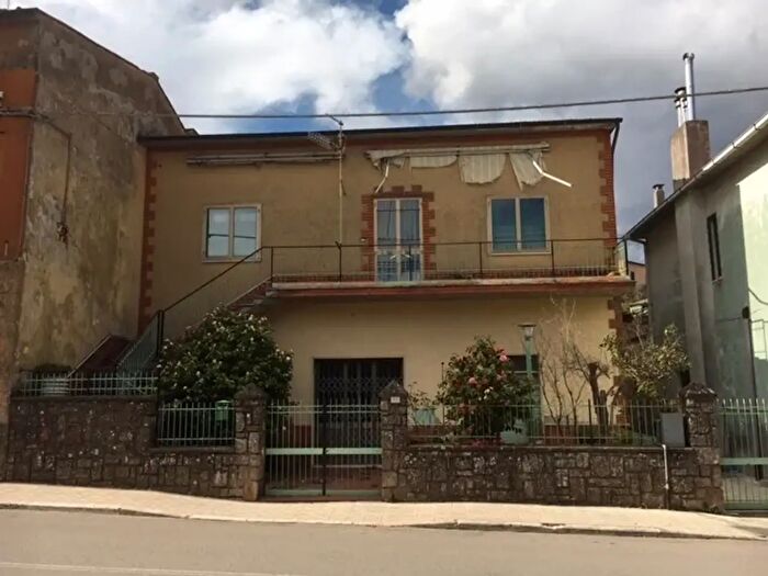 Casa con 5 locali in vendita in Via Roma, Roccastrada