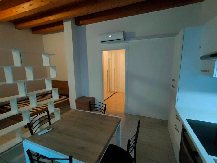 Appartamento monolocale in affitto in Centro, Isola Rizza