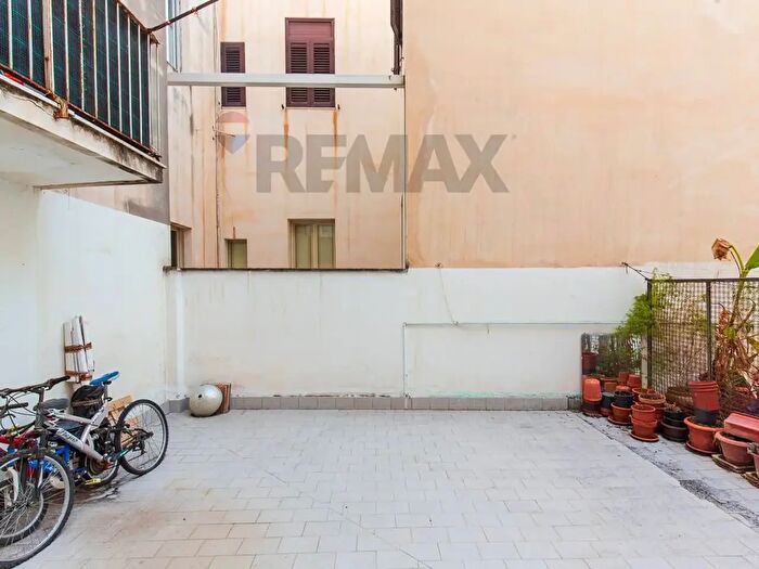 Appartamento con 5 locali in vendita in Via Conte di Torino, Catania