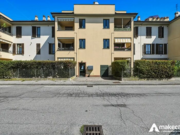 Appartamento trilocale in vendita in Via Sant'Antonio, Zelo Buon Persico