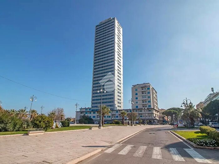 Appartamento trilocale in vendita in Piazza Andrea Costa, Cesenatico