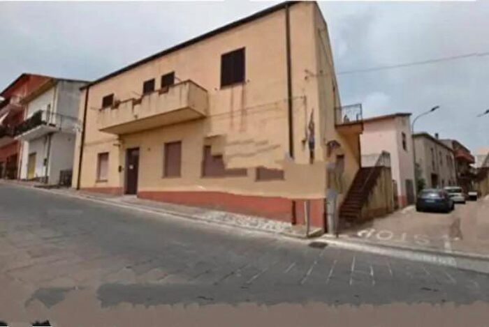 Appartamento con 6 locali in vendita in Via San Giovanni, Chiaramonti