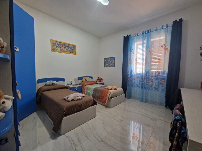 Casa con 6 locali in vendita in Via Roma, Prato