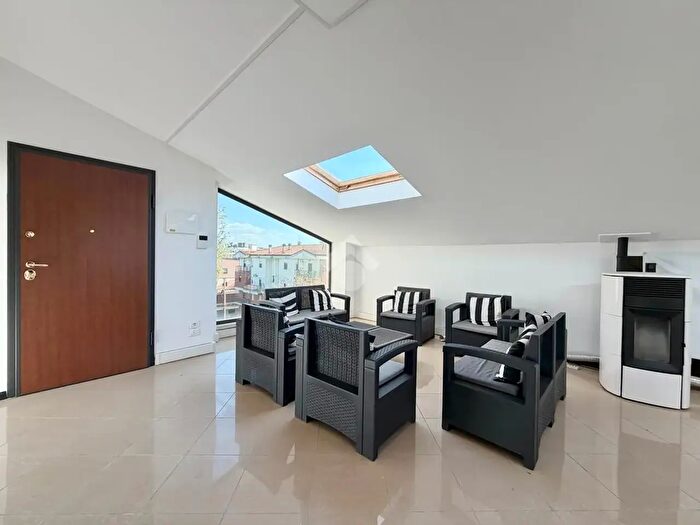 Appartamento quadrilocale in vendita in Via Fernando Molini, Viterbo