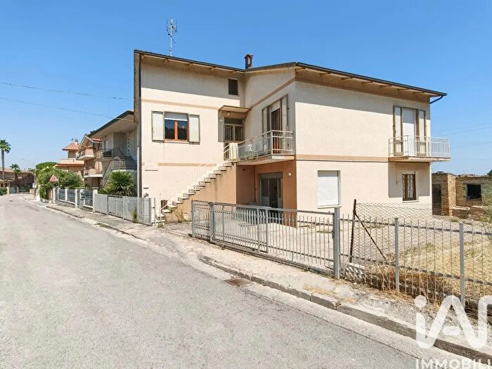 Casa con 5 locali in vendita in Via Bixio, Sant'Elpidio A Mare