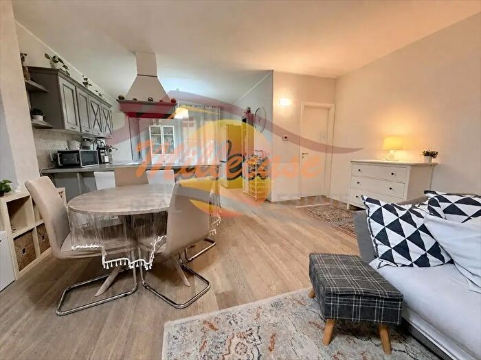 Casa con 6 locali in vendita in Viale Edoardo Garrone, Melilli
