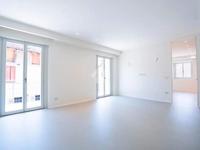 Appartamento con 5 locali in vendita in Via Novembre, Altopiano della Vigolana