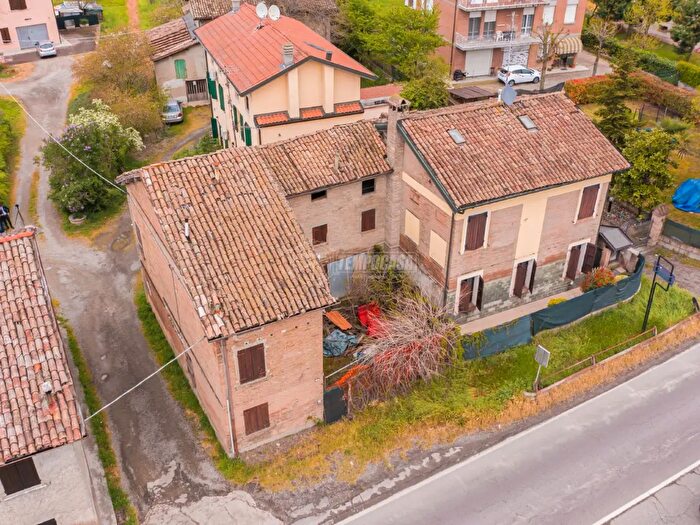 Casa con 5 locali in vendita in Reggio Emilia