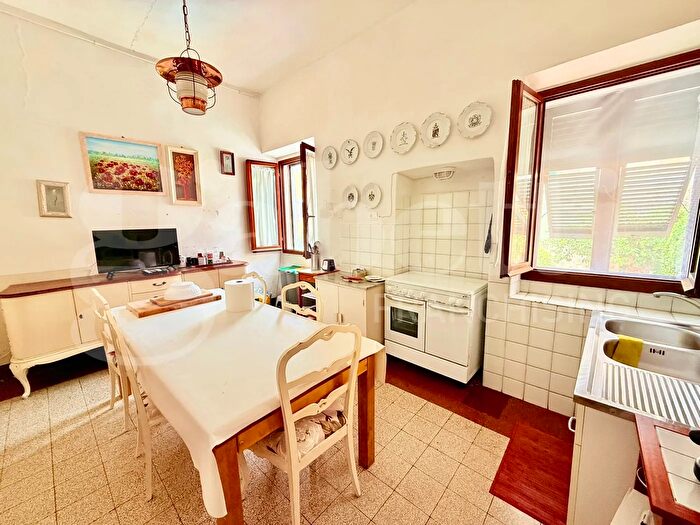 Appartamento con 7 locali in vendita in Portoferraio