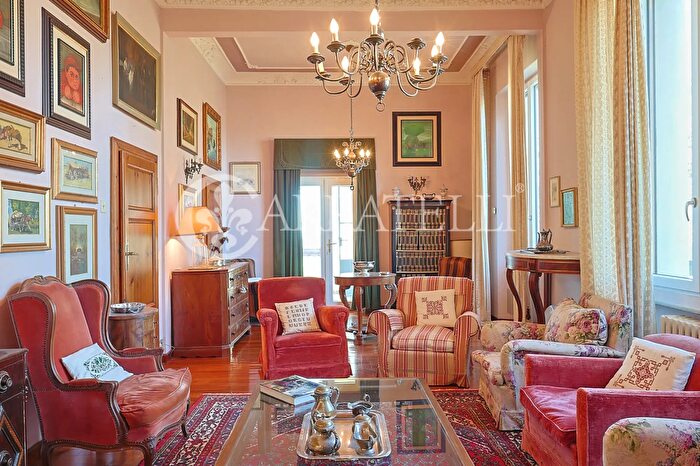 Casa con 16 locali in vendita in Via XXIV Maggio, Campagnatico