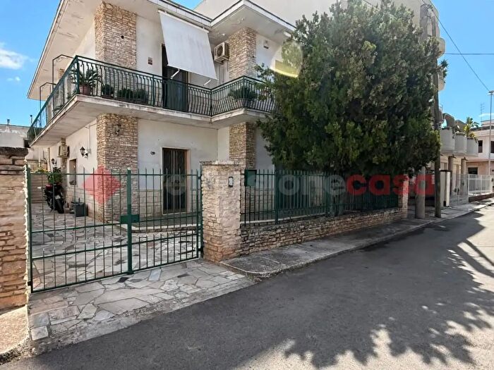 Appartamento con 5 locali in vendita in Via lGalvani, Manduria
