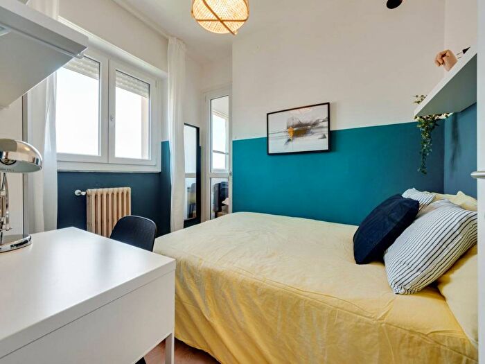 Appartamento con 6 locali in affitto in Via F R Lamennais, Quarto Cagnino, Milano