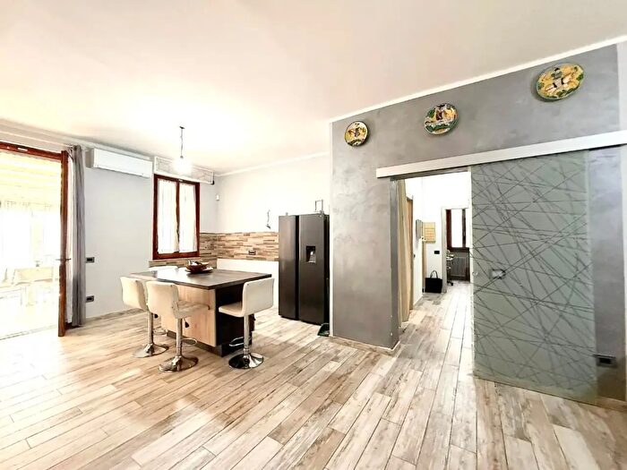Appartamento con 6 locali in vendita in Giotto, Empoli