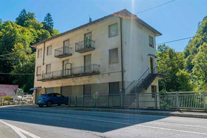 Appartamento trilocale in vendita in Frazione Algua, Bracca