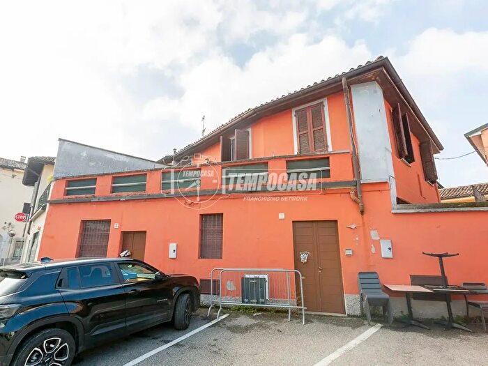 Casa quadrilocale in vendita in Piazza Cavour Conte Benson, Rivolta D'Adda