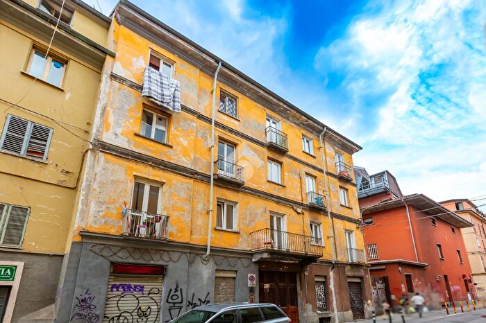 Appartamento trilocale in vendita in Via S Giuseppe Benedetto Cottolengo, Torino