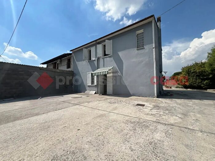 Casa con 6 locali in vendita in Via Casotti, Isola Rizza