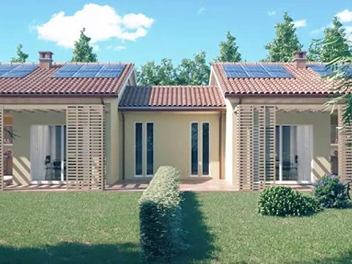 Casa con 8 locali in vendita in Sarzana