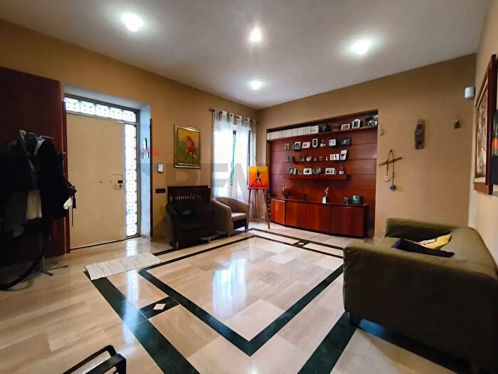 Casa trilocale in vendita in Arzano