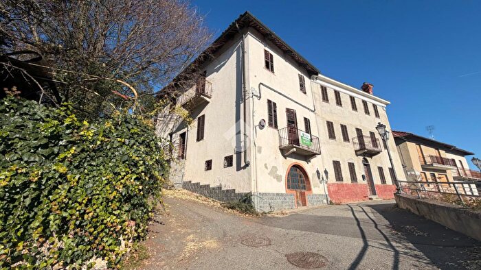 Casa con 6 locali in vendita in Piazza Rovere, Castagneto Po
