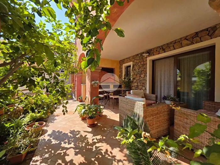 Appartamento trilocale in vendita in Via Umberto I, Villasimius